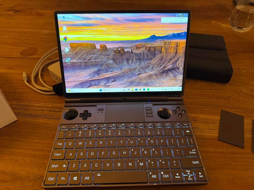 GPD WIN Max 2 AMD Ryzen 7 32GB Ram 2TB ssd, 10 inch of minder, Ophalen of Verzenden, Zo goed als nieuw, Met videokaart