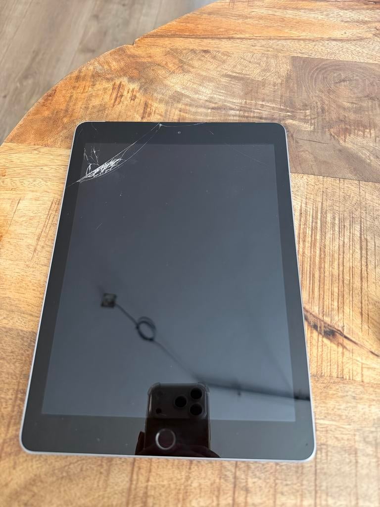 iPad 6e generatie, Computers en Software, Apple iPads, Gebruikt, 32 GB, Apple iPad, Grijs