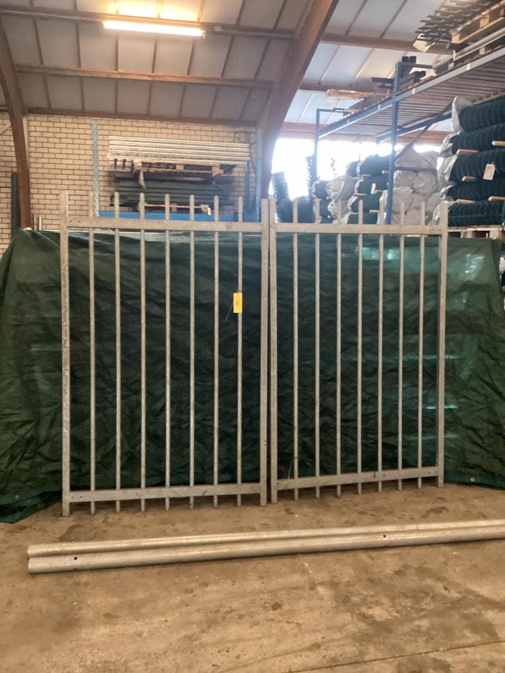 Dubbele Spijlenpoort Verzinkt, Tuin en Terras, Tuinpoorten, Zo goed als nieuw, Draaipoort, IJzer, 150 tot 200 cm, 200 cm of meer