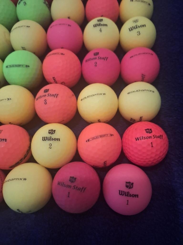 94 Wilson Golfballen, Sport en Fitness, Golf, Ophalen of Verzenden, Zo goed als nieuw, Bal(len)