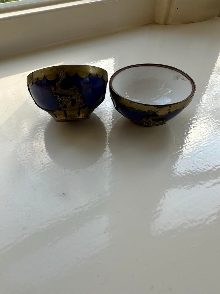 Chinese porseleinen kommetjes met draken, Ophalen