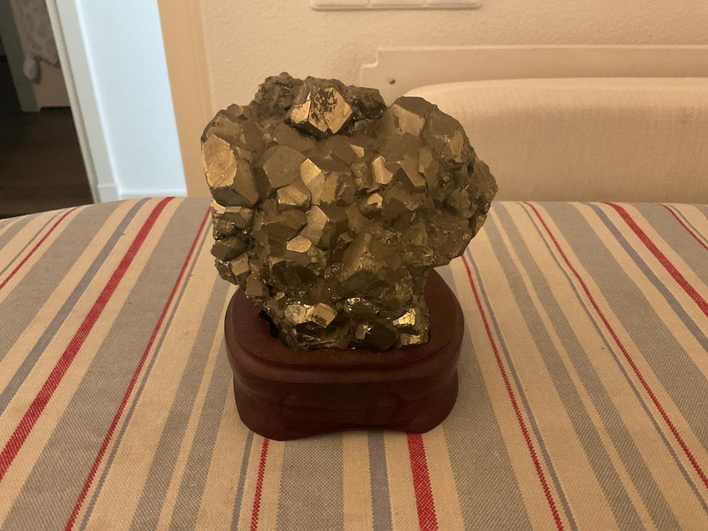 Grote Pyriet Klomp op Houten Voet - Decoratief Mineraal, Ophalen of Verzenden, Zo goed als nieuw