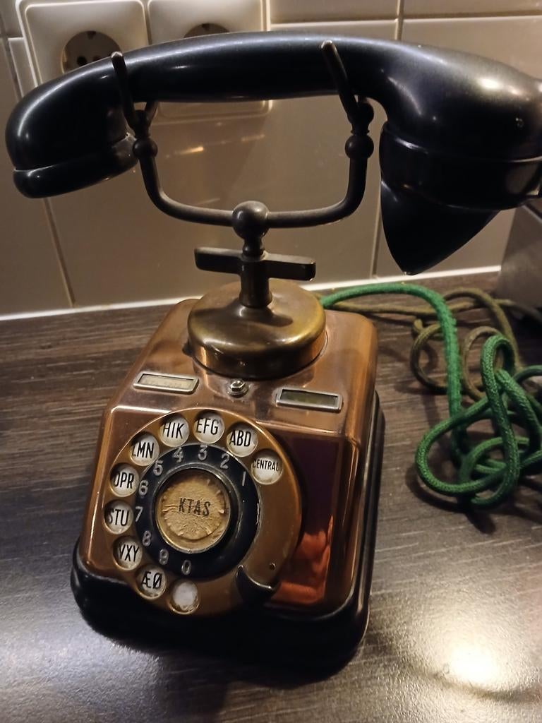 Te koop mooie antieke telefoon., Telecommunicatie, Vaste telefoons | Niet Draadloos, Ophalen of Verzenden, Zo goed als nieuw
