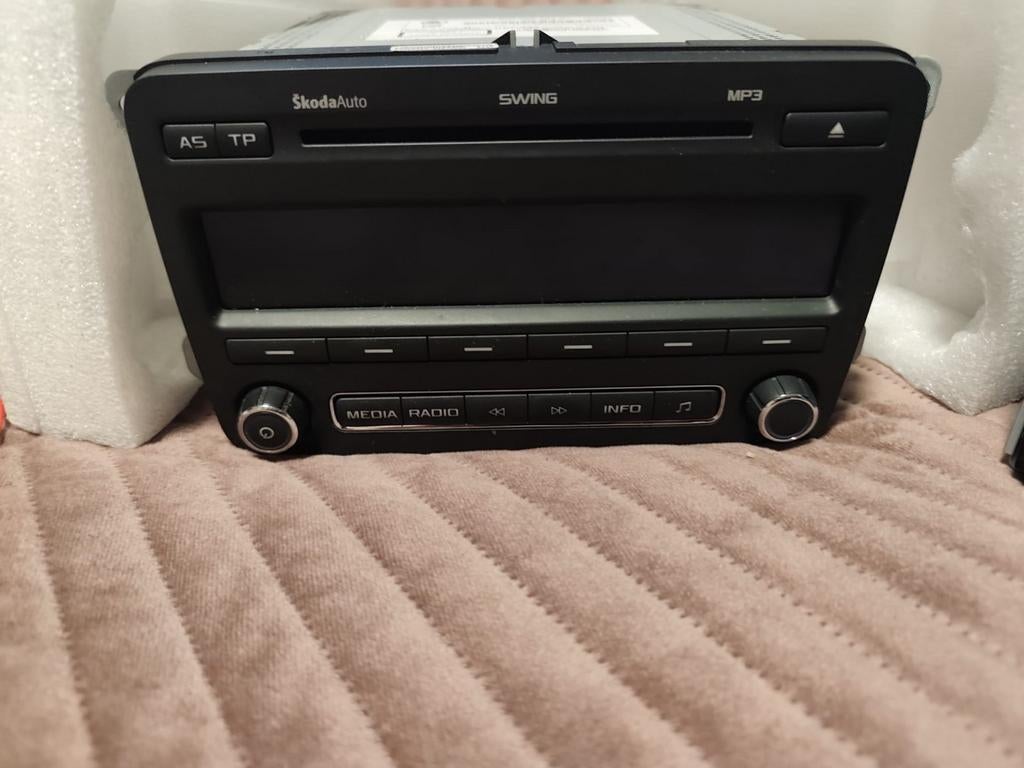 Skoda Autoradio - Perfecte Upgrade!, Ophalen, Zo goed als nieuw