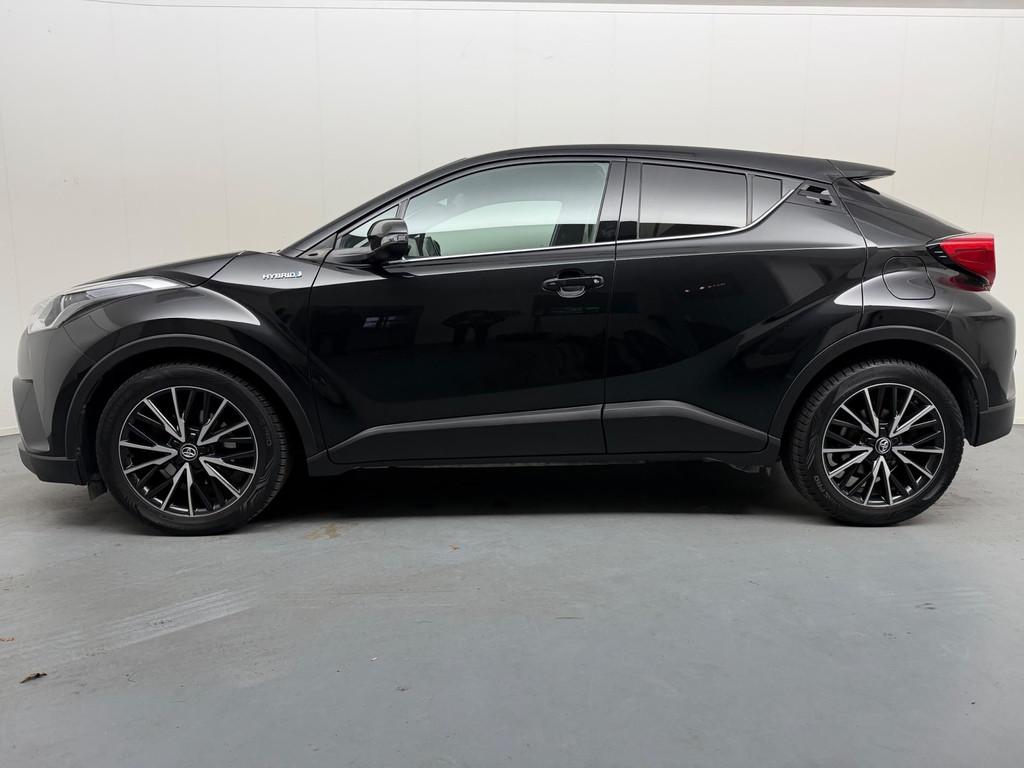 Toyota C-HR 1.8 Hybrid Dynamic # Camera # Navi # 18" # Nap #, Euro 6, 4 cilinders, Zwart, 26 km/l
