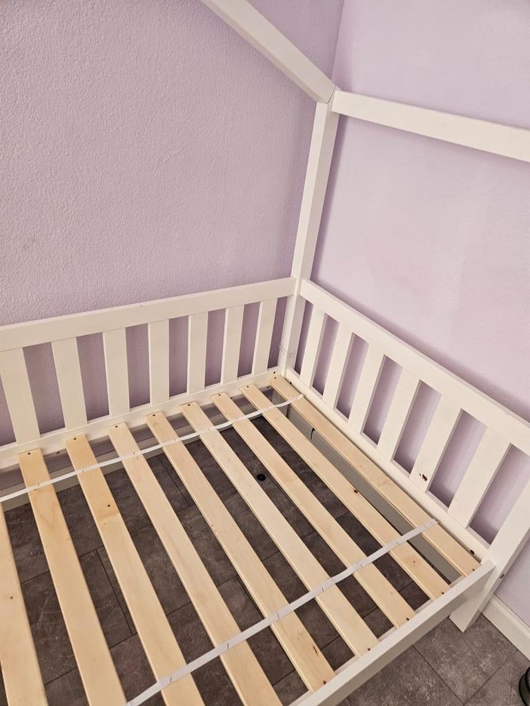 Kinderbed huisje wit, Kinderen en Baby's, Kinderkamer | Bedden, Ophalen of Verzenden, 180 cm of meer, 85 tot 100 cm, Lattenbodem