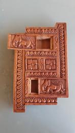 Houtsnijkunstwerk met geheime opberglaatjes, Ophalen of Verzenden