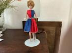 Barbie bubblecut, rood-blauwe jurk, jaren 60, Ophalen of Verzenden, Gebruikt, Kleertjes