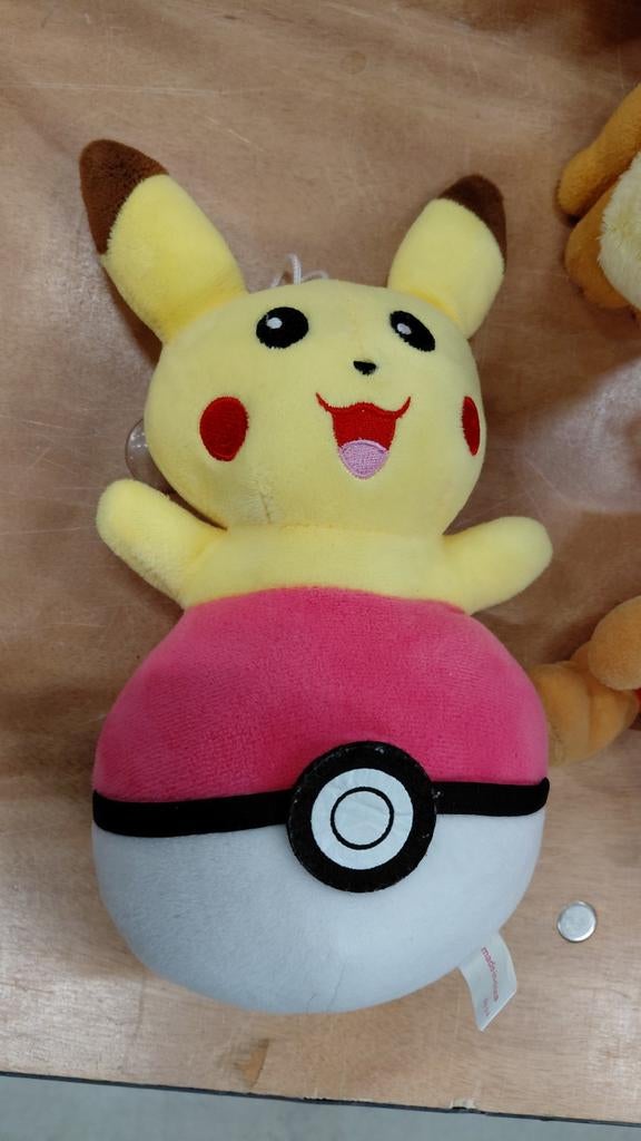 Pokémon knuffel pikachu, Ophalen of Verzenden, Zo goed als nieuw, Overige typen