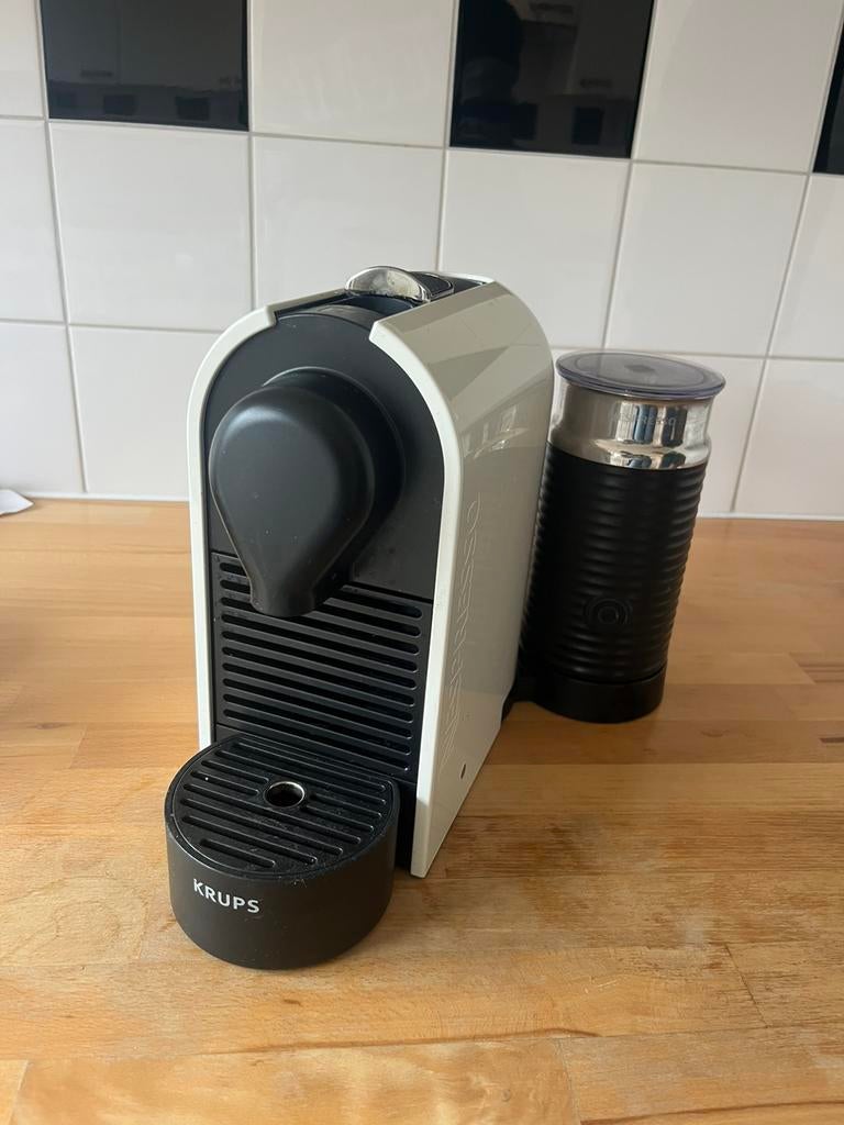 Nespresso apparaat incl melkschuimer, Ophalen, Gebruikt, Espresso apparaat