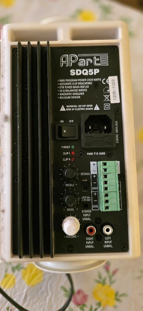 2x Apart SDQ5P Actieve Luidspreker(1 stuk) Wit 30 Watt € 10, Zo goed als nieuw, Center speaker, Minder dan 60 watt, Ophalen