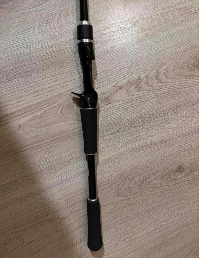 Shimano bass one baitcaster, Watersport en Boten, Hengelsport | Roofvissen, Ophalen, Zo goed als nieuw, Werphengel