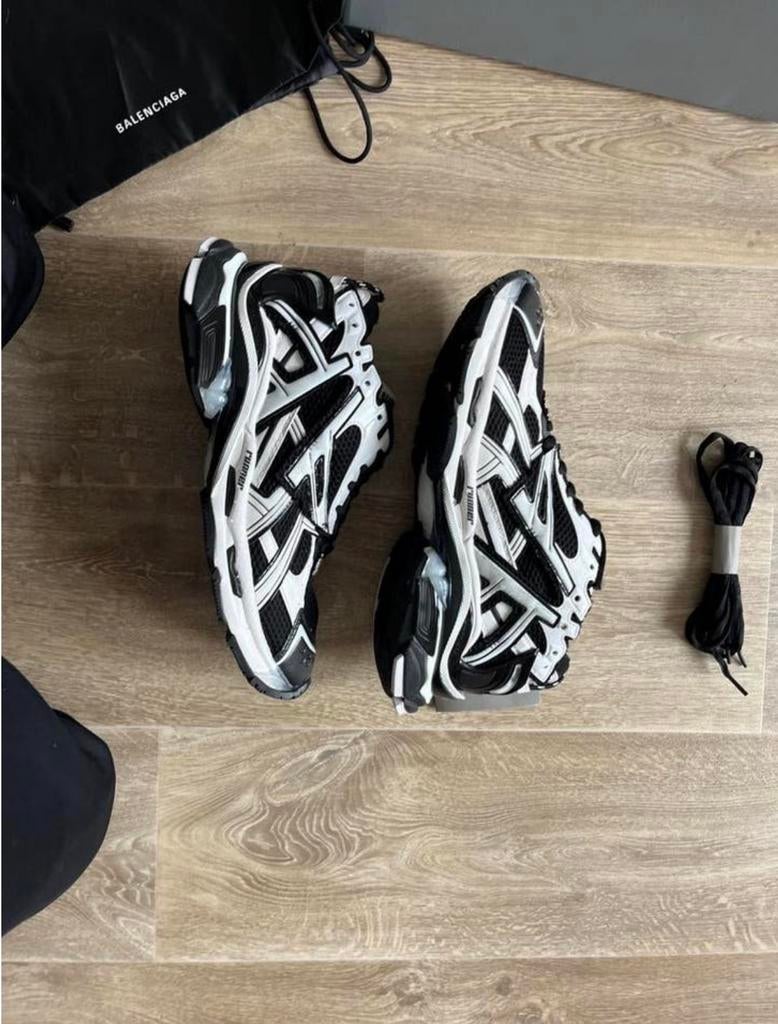 Balenciaga Runner Sneakers Zwart/Wit - Maat 45, Overige kleuren, Ophalen of Verzenden, Sneakers of Gympen, Zo goed als nieuw