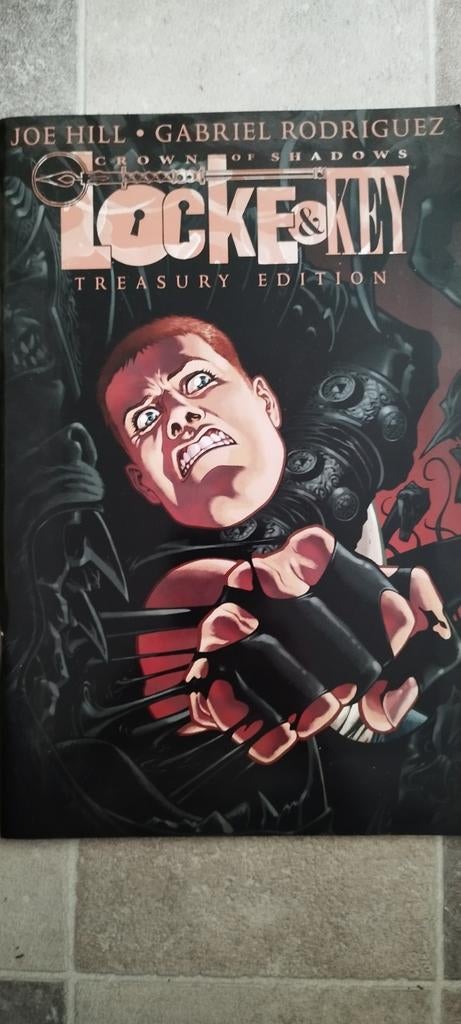 Locke & Key: Crown of Shadows Treasury Edition, Boeken, Eén comic, Ophalen of Verzenden, Zo goed als nieuw, Amerika