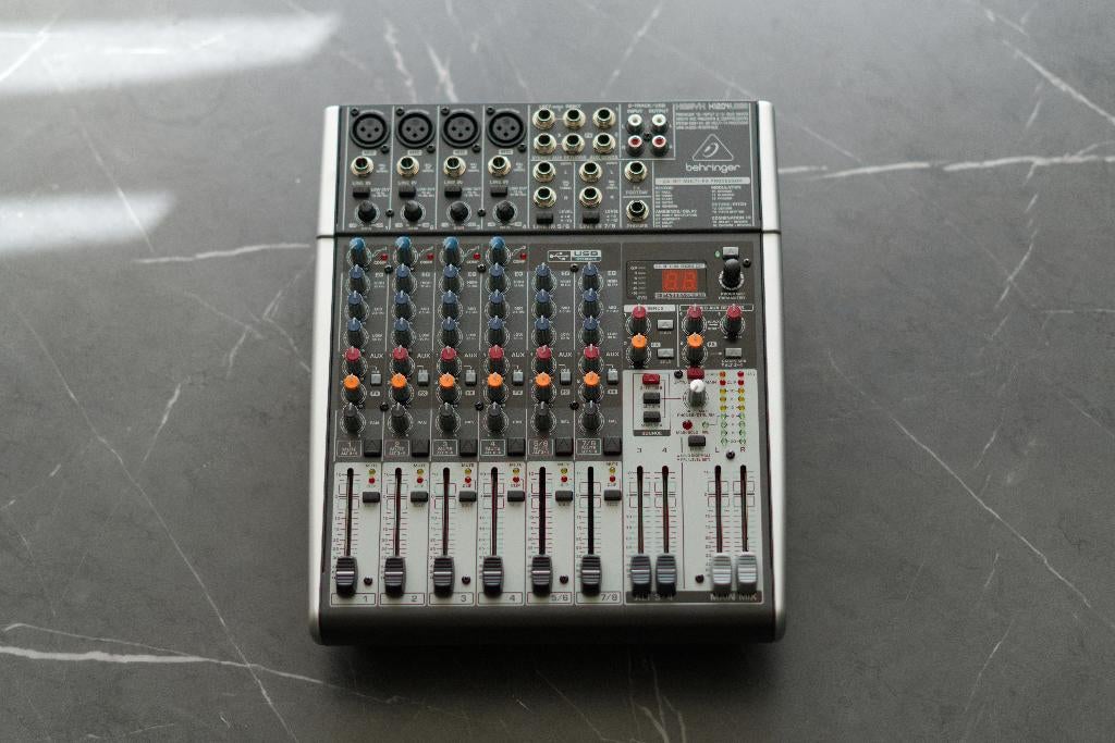 Behringer Xenyx X1204USB mengpaneel - Zo goed als nieuw!, Muziek en Instrumenten, Mengpanelen, Ophalen, Zo goed als nieuw, 10 tot 20 kanalen