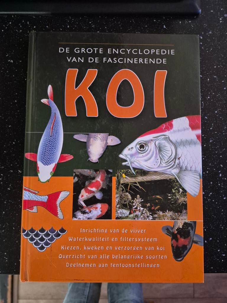 Boek encyclopedie van Koi, Ophalen of Verzenden, Zo goed als nieuw