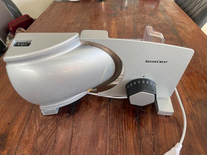 SilverCrest Broodsnijmachine - Perfect voor vers brood, Huis en Inrichting, Keuken | Keukenbenodigdheden, Zo goed als nieuw, Ophalen of Verzenden