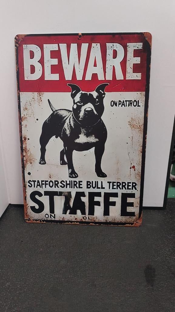 Staffordshire Bull Terrier wandbord, Metaal, 30 cm, Industrieel, 20 cm
