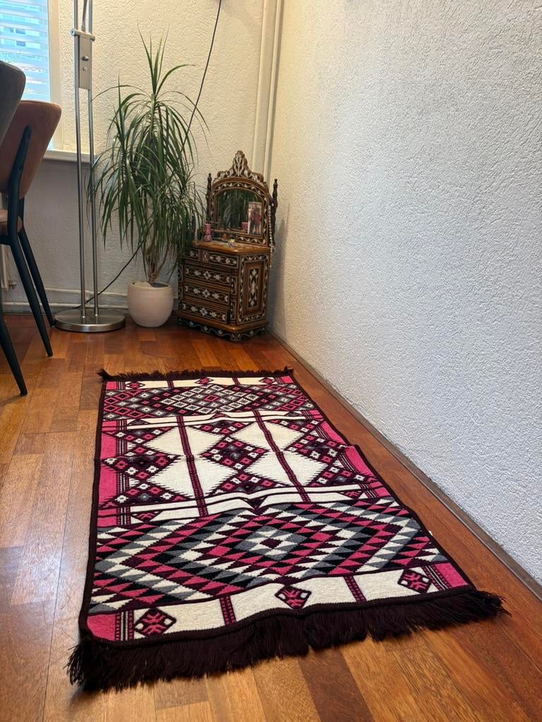 Klien tapijt., Huis en Inrichting, Stoffering | Tapijten en Kleden, 100 tot 150 cm, Zo goed als nieuw, Rechthoekig, 50 tot 100 cm