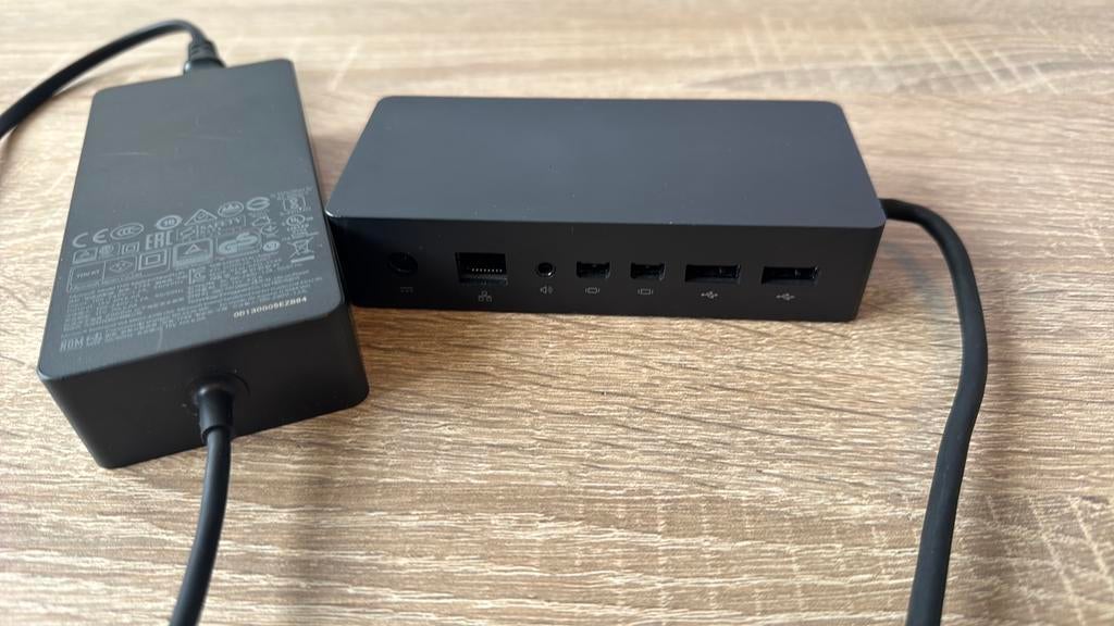 Microsoft Surface Dock 1, Computers en Software, Dockingstations, Ophalen of Verzenden, Zo goed als nieuw