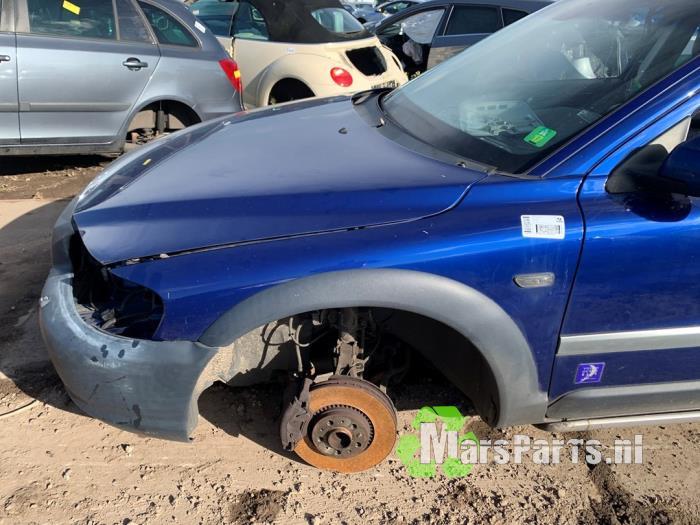 Scherm links-voor van een Volvo XC70, Gebruikt, -, -, Ophalen of Verzenden