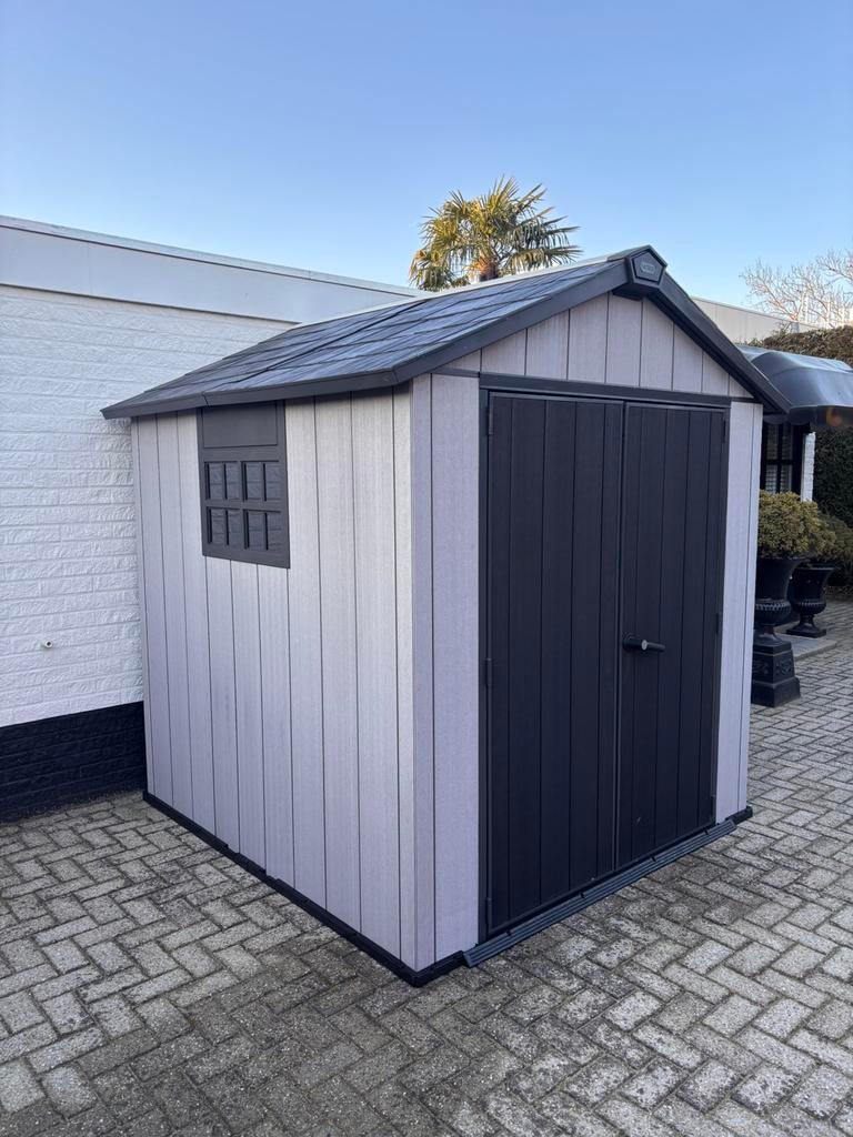 Keter Oakland 757 als nieuw van kunststof en SCHOON, Tuin en Terras, Tuinhuizen, Kunststof, Tuinhuis, 1 raam, Ophalen