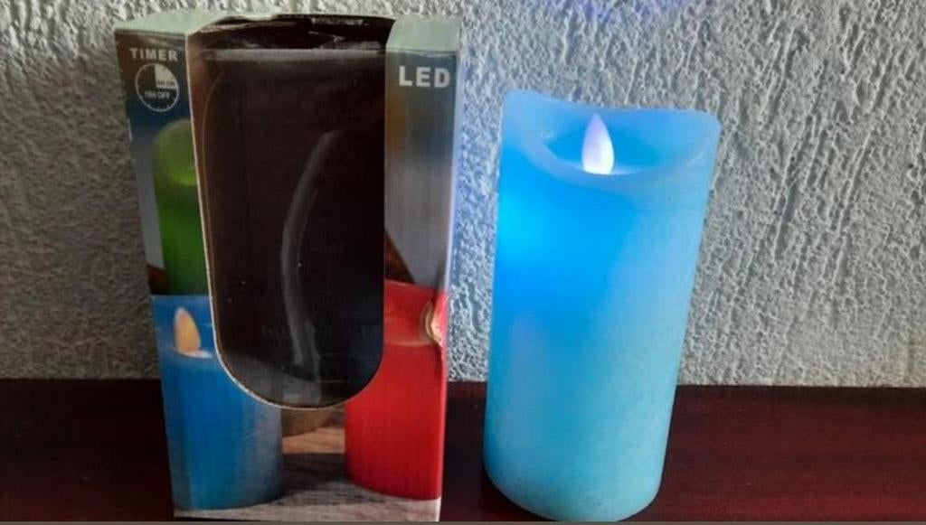 Sfeervolle LED kaars met timer - 16 cm, Kunststof, Blauw, Ophalen of Verzenden, Zo goed als nieuw