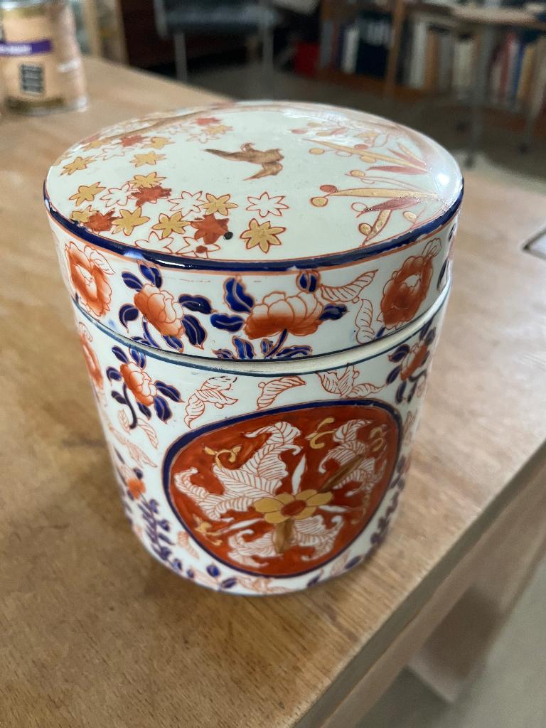 oude deksepot Imari, Ophalen of Verzenden