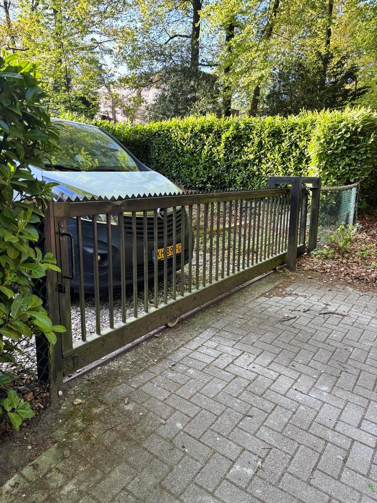 Stevige metalen tuinpoort - Zelf demonteren, Tuin en Terras, Tuinpoorten, Ophalen, Gebruikt, Staal, 100 tot 150 cm