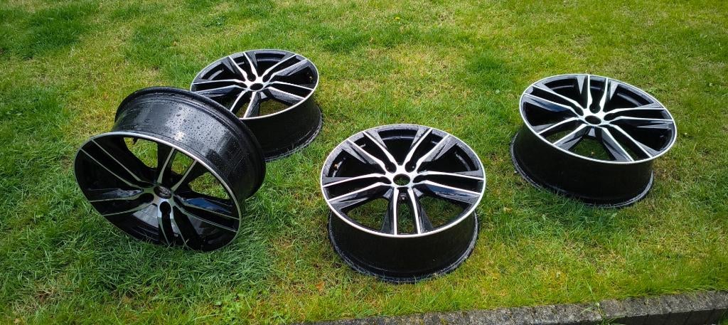 Seat Leon Cupra 19" velgen (4 stuks), Auto-onderdelen, Banden en Velgen, Gebruikt, Velg(en), 235 mm, Personenwagen