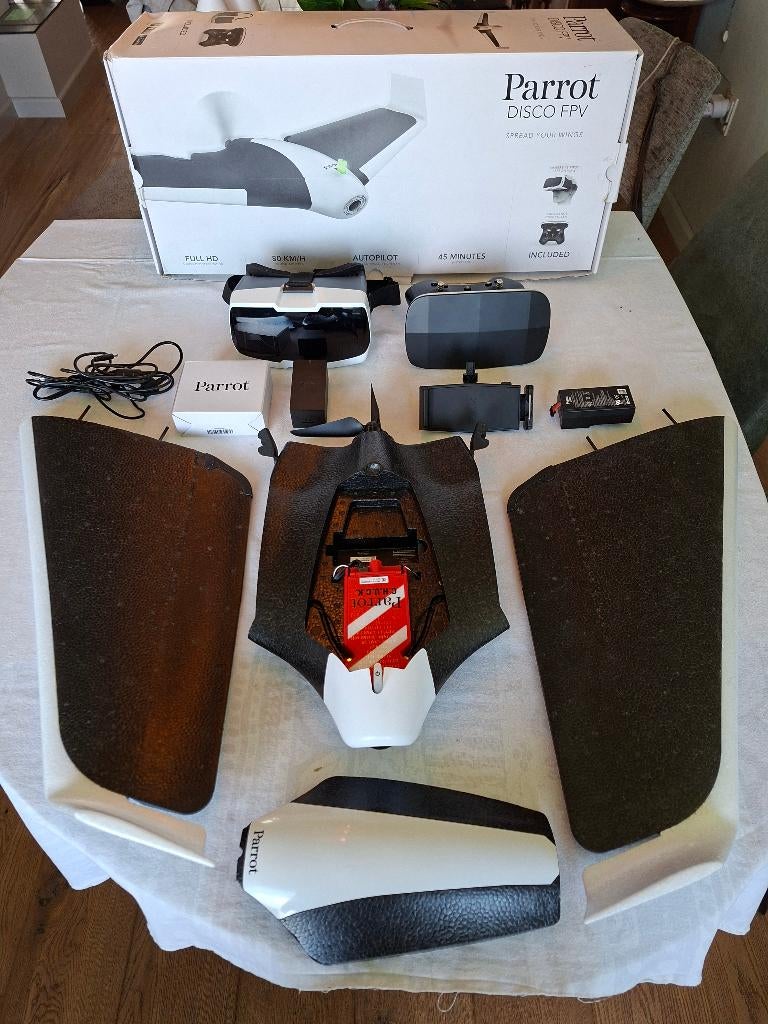 Parrot Disco FPV Drone set incl VR-bril, slechts 2x gebruikt, 250 tot 900 gram, 30 tot 45 minuten, Cameradrone, Bediening via smartphone
