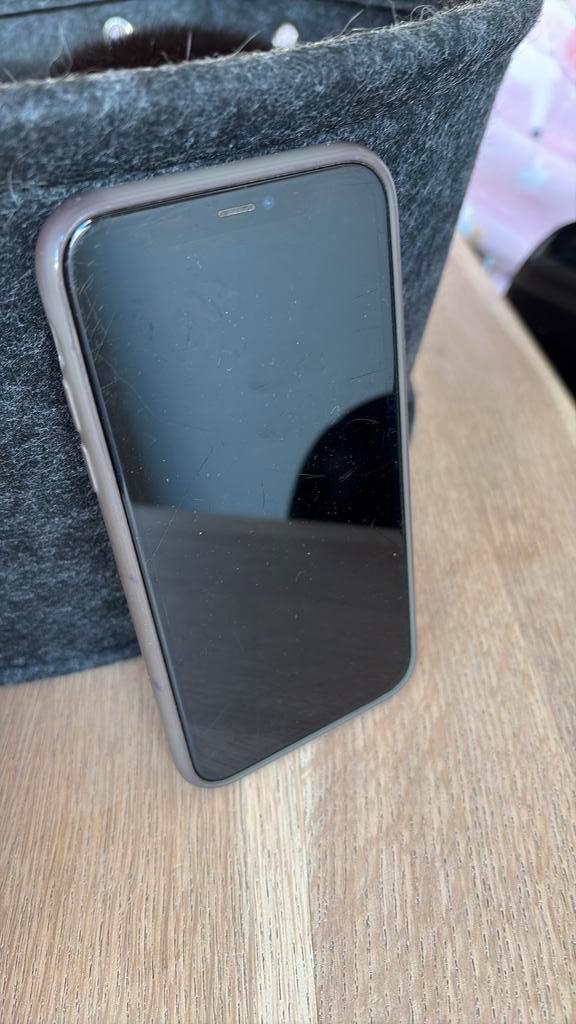 GEVONDEN iPhone Diemen centrum, Telecommunicatie, Mobiele telefoons | Apple iPhone, Zo goed als nieuw, 64 GB, Zwart, Ophalen