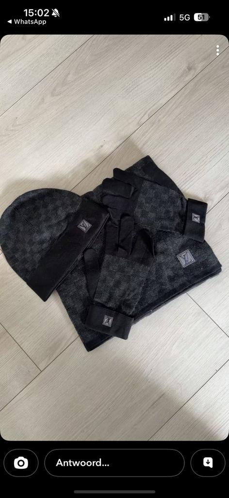 Louis Vuitton Set - Muts Sjaal Handschoenen One Size, Ophalen of Verzenden, Nieuw, Overige maten, Muts