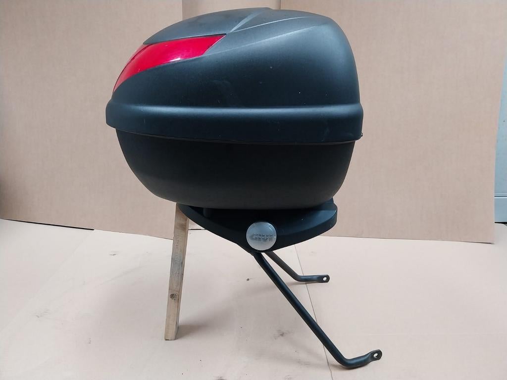 GIVI TOPKOFFER  YAMAHA  X-MAX  PAST OP DIVERSEN MODELLEN, Ophalen of Verzenden, Zo goed als nieuw