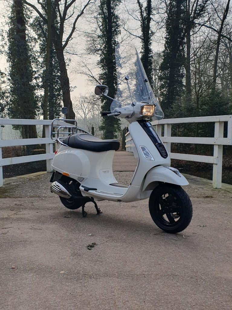 Vespa s50, Fietsen en Brommers, Scooters | Vespa, Gebruikt, Vespa S, Benzine, Ophalen