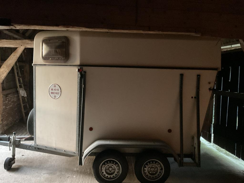 2 paards Sluis trailer 1500 kg, Ophalen, Gebruikt, Hout