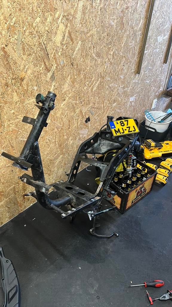Piaggio zip a1 frame (wok), Ophalen, Zo goed als nieuw, Frame, Piaggio