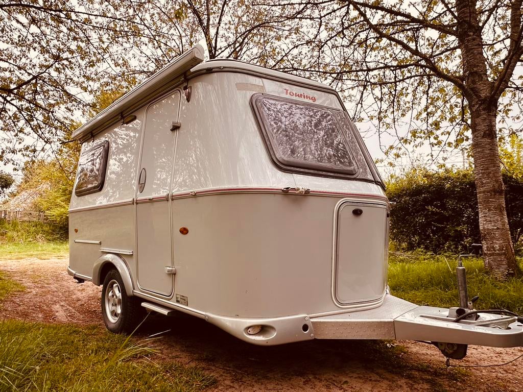 Caravan ERIBA TOURING GT 310 Ed FOREVER YOUNG 680kg Mod 2013, Caravans en Kamperen, Caravans, Standaardzit, Dwarsbed, Particulier