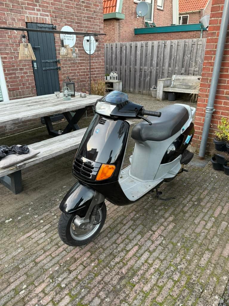 Piaggio quartz zeer goeie staat, Fietsen en Brommers, Scooters | Piaggio, Ophalen, Tweetakt, Overige modellen, Zo goed als nieuw