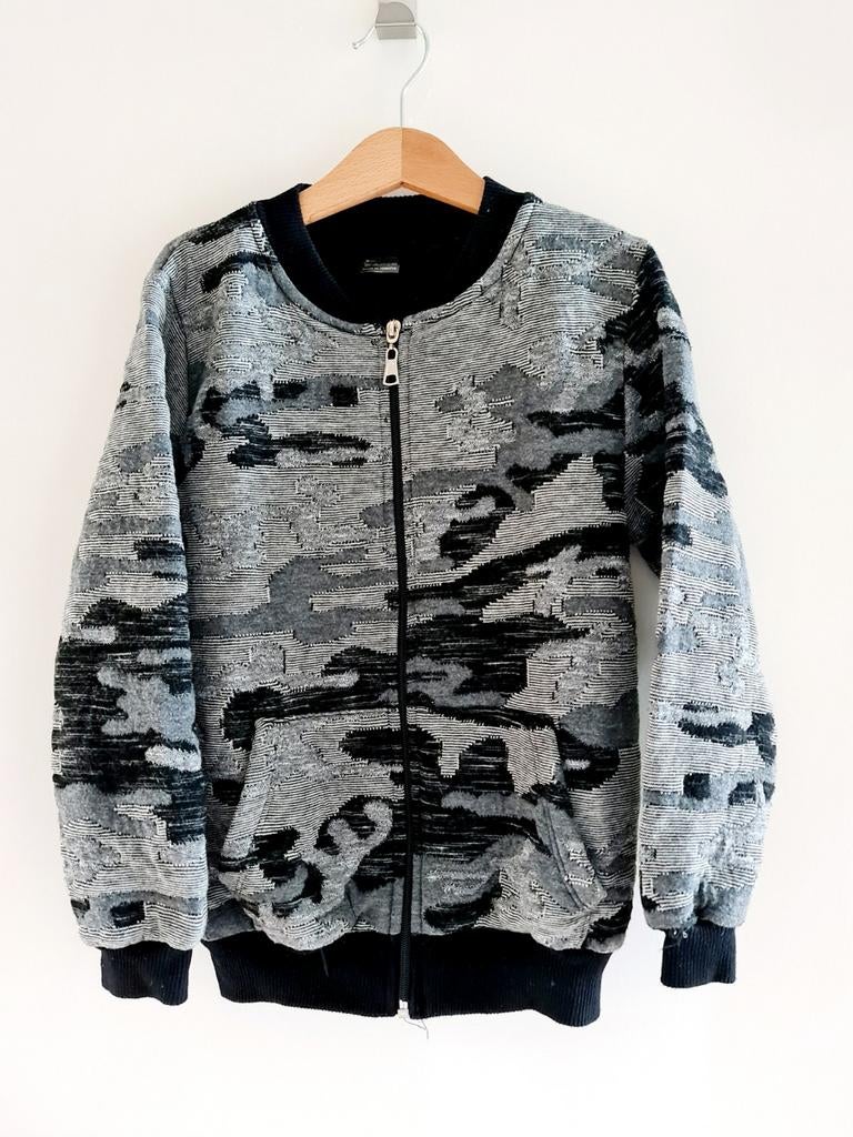 Camouflage vest maat 122-128, Kinderen en Baby's, Kinderkleding | Maat 122, Ophalen of Verzenden, Zo goed als nieuw, Jongen, Trui of Vest