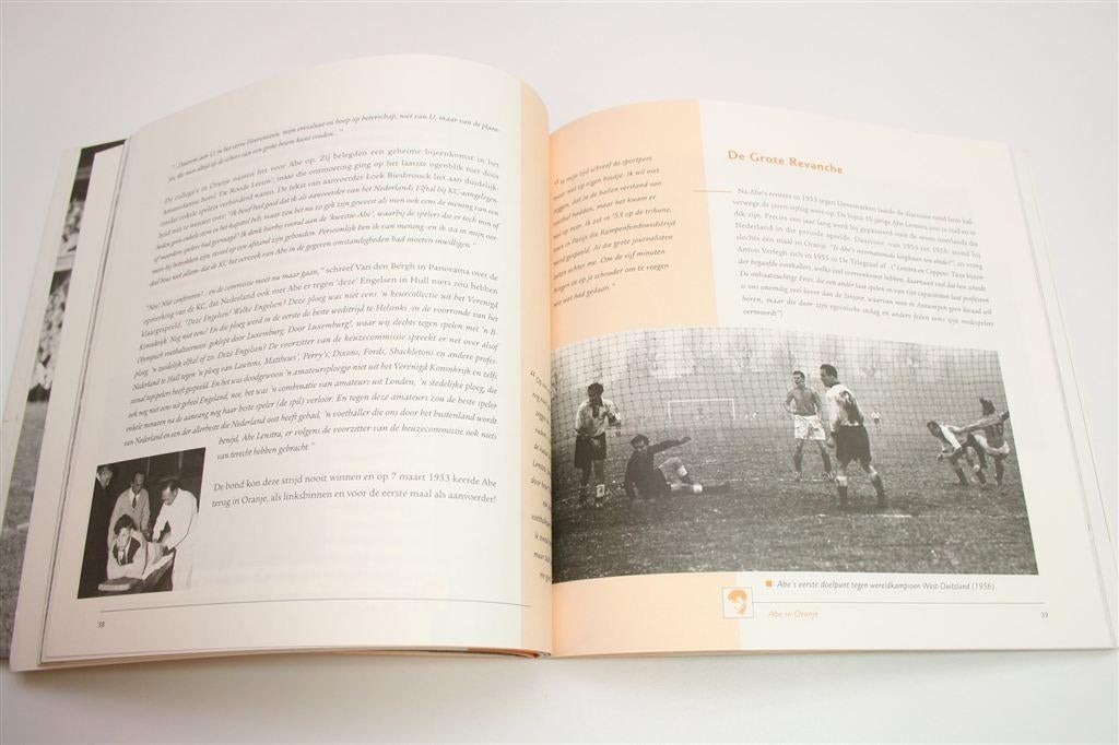 Abe in Oranje — Abe Lenstra — Rijk Geïllustreerd, Boeken, Ophalen of Verzenden, Gelezen, Watersport en Hengelsport