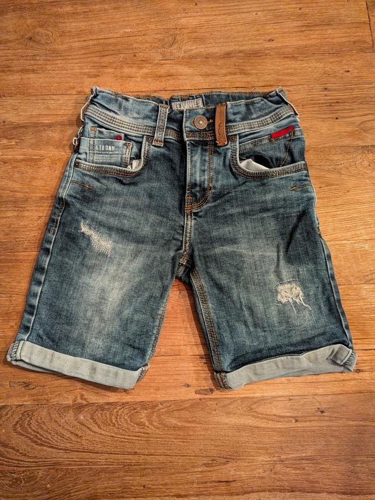 Spijkerbroek kort maat 128 jongens LTB, Kinderen en Baby's, Kinderkleding | Maat 128, Broek, LTB, Ophalen of Verzenden, Zo goed als nieuw
