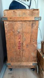 Vintage wijn-/drankkast van oude munitiekist, Ophalen