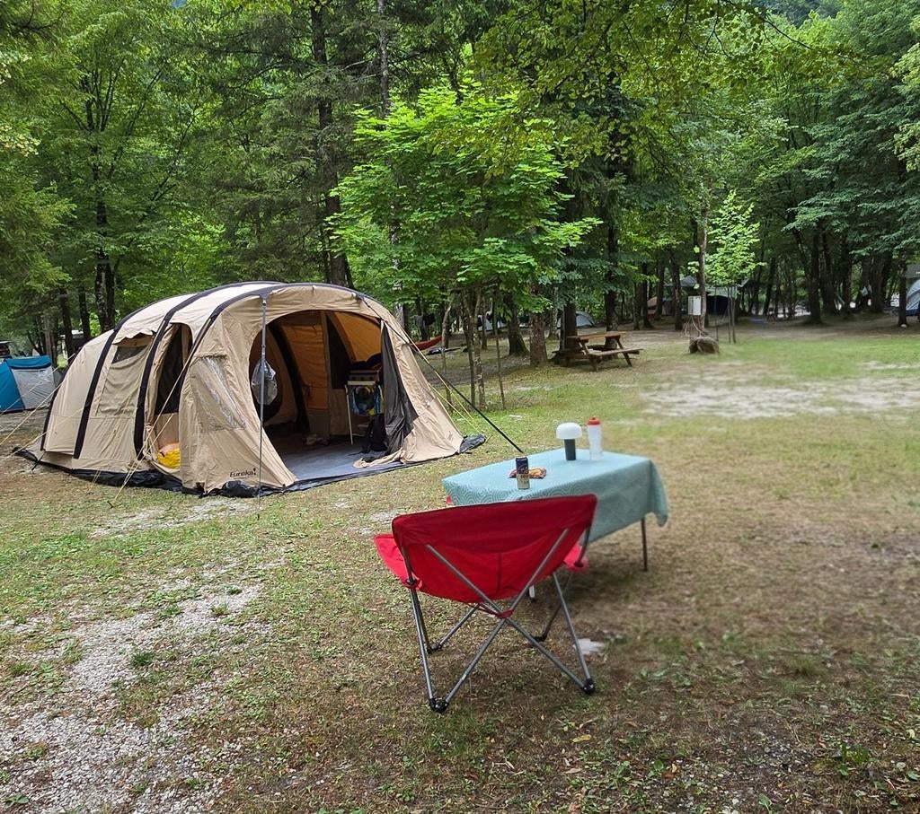 TE HUUR Luxe opblaastent + complete kampeeruitrusting (2-4p), Caravans en Kamperen, Tenten, Ophalen, Zo goed als nieuw