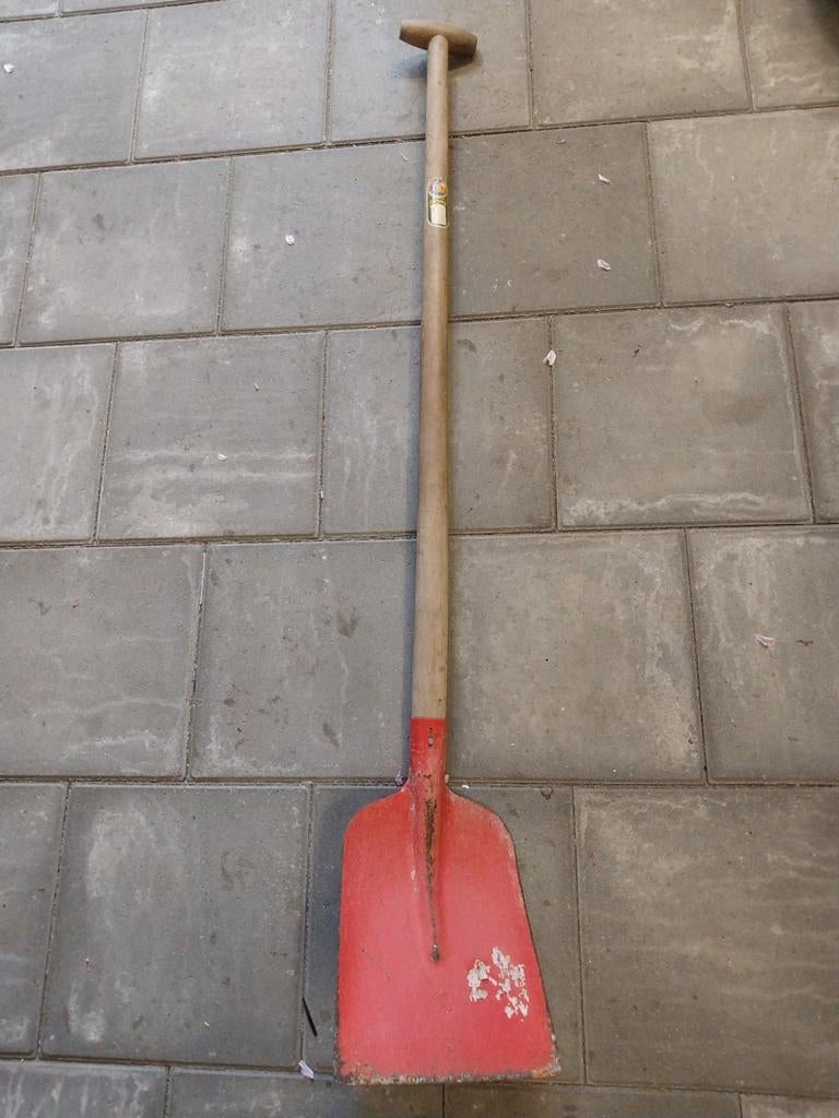 Te koop . Beton schop .in goede staat., Ophalen