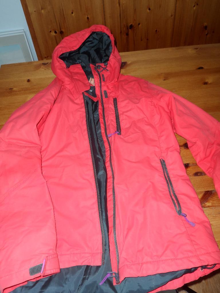 2 ski jacks - h&m sport - rood en groen, Kleding | Dames, Wintersportkleding, Maat 38/40 (M), H&M, Ophalen of Verzenden, Zo goed als nieuw