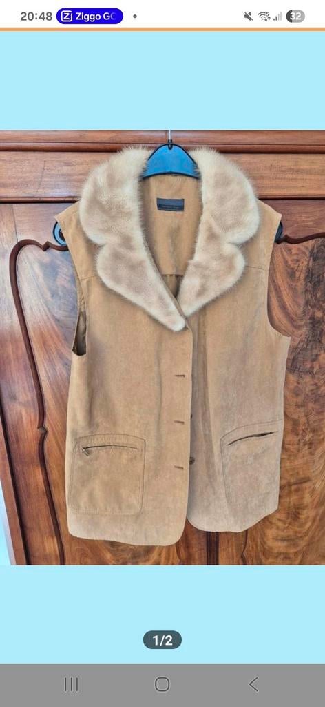Alcantare camel kleurig gilet met bontkraag (achteraf toegev, Kleding | Dames, Ophalen of Verzenden, Zo goed als nieuw, Maat 42/44 (L)