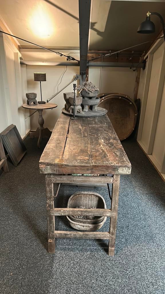 Robuuste stoere markttafel uit india, Ophalen