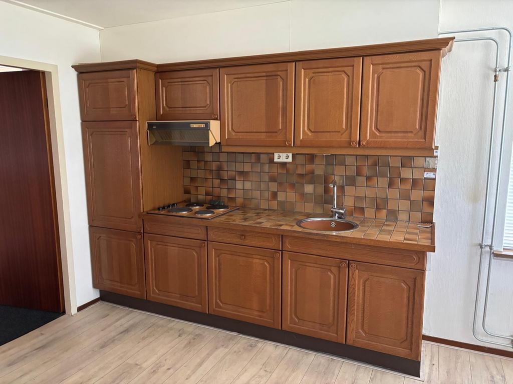 Retro keuken - T.e.a.b. zelf eruit halen, Huis en Inrichting, Keuken | Complete keukens, Gebruikt, Overige materialen, Bruin, Enkelwandige keuken