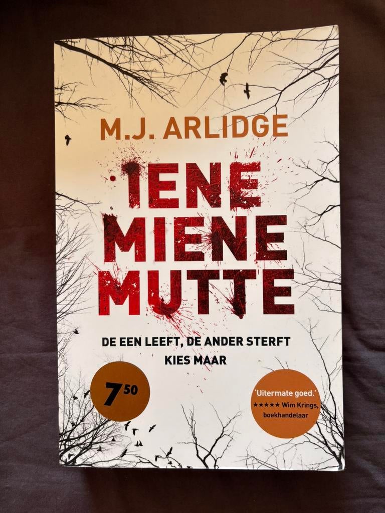M.J. Arlidge - Iene Miene Mutte, Boeken, Ophalen of Verzenden, Zo goed als nieuw, M.J. Arlidge